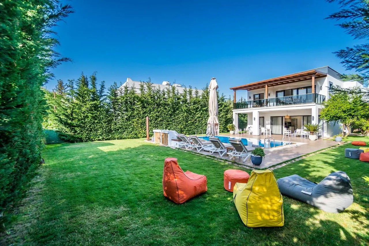 Contemporary Luxury Villa In Yalikavak Center Bodrum