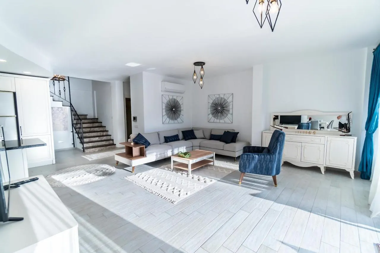 Contemporary Luxury Villa In Yalikavak Center Bodrum Turkey