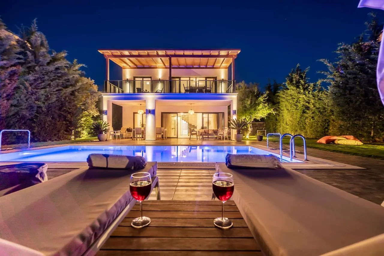 Contemporary Luxury Villa In Yalikavak Center Bodrum