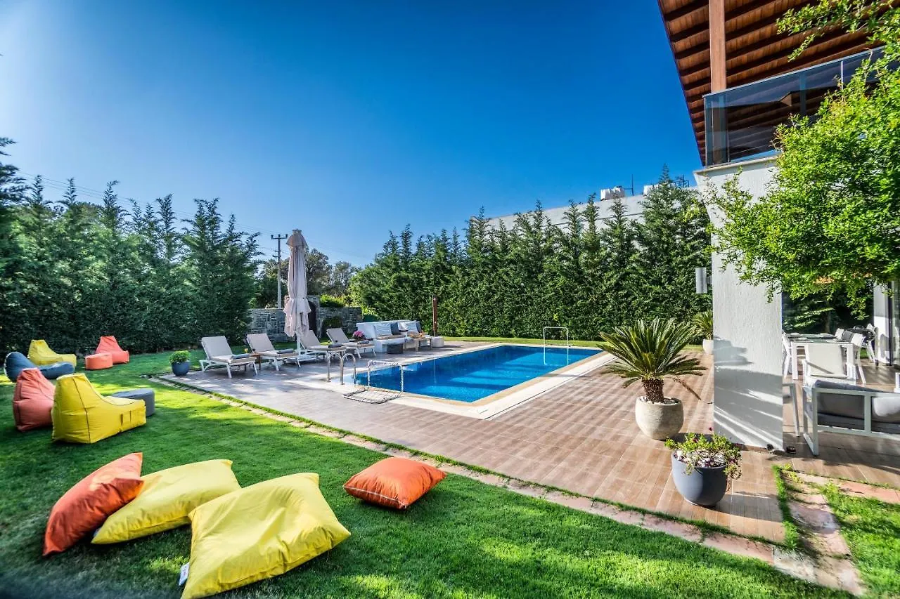 Contemporary Luxury Villa In Yalikavak Center Bodrum Turkey