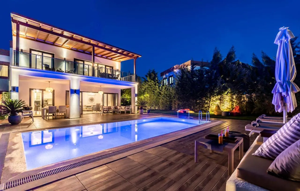 Contemporary Luxury Villa In Yalikavak Center Bodrum